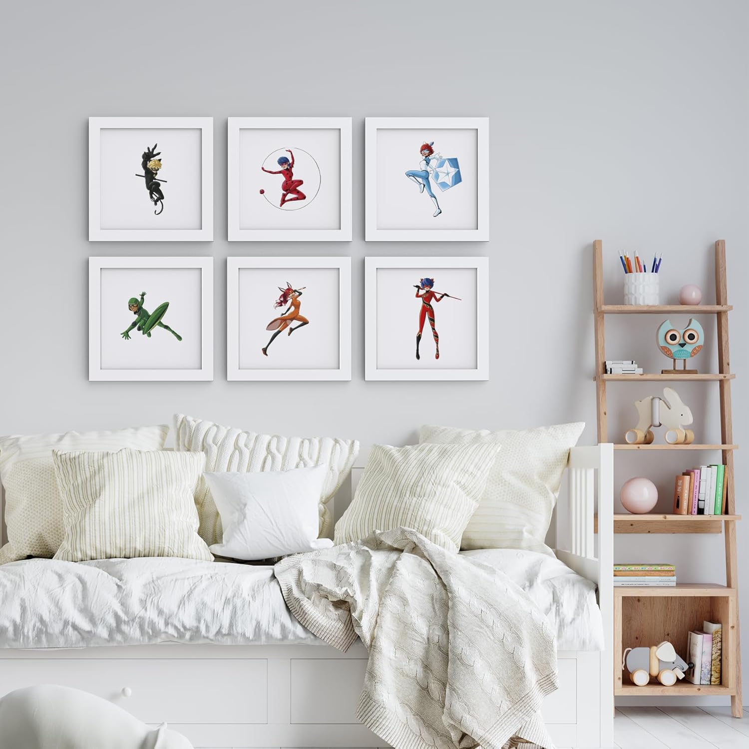 Trends International Gallery Pops Miraculous Tales of Ladybug & Cat Noir – Póster de pared de Queen Bee Buzz On Wall Art, 12.00 x 12.00 pulgadas,