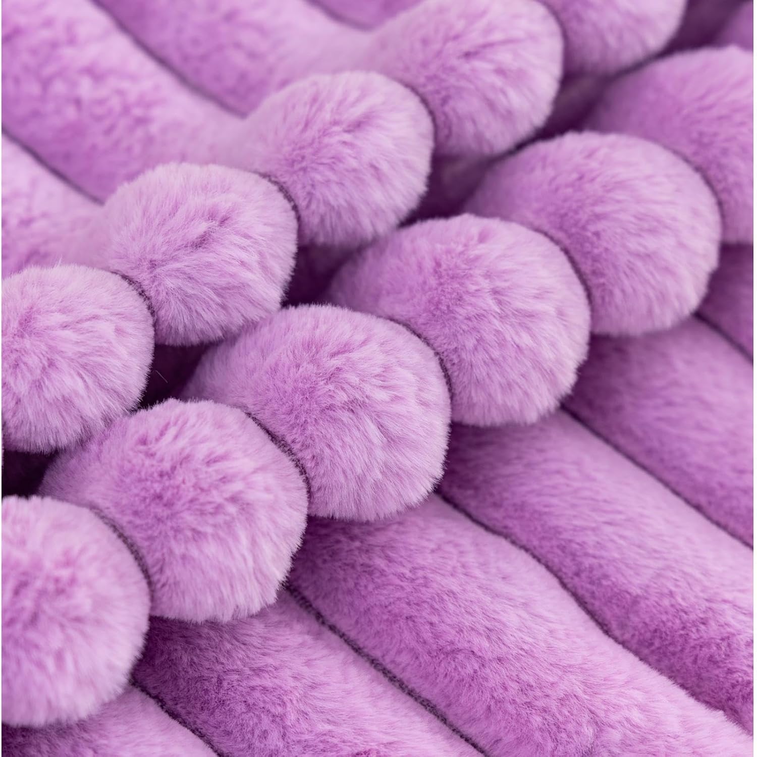 ZLINA Juego de 2 fundas de cojín decorativas de felpa de pelo sintético a rayas para sofá, dormitorio, sala de estar (12 x 20 pulgadas, morado claro)