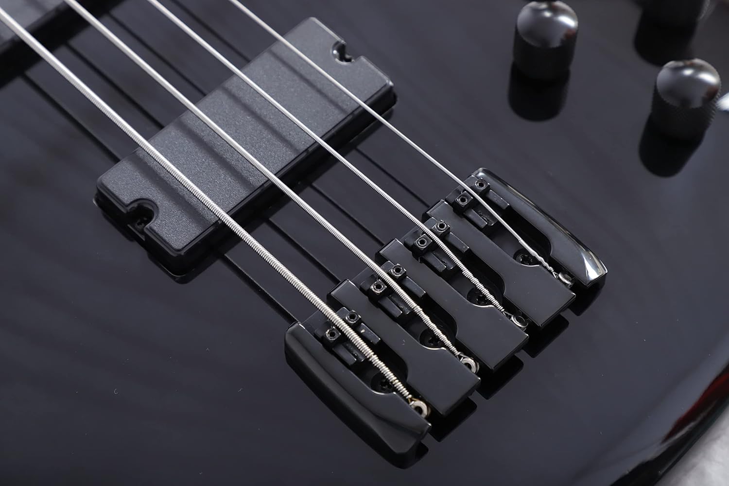 Bajo eléctrico de 4 cuerdas, tamaño completo estándar diestro para principiantes, intermedios y profesionales, color negro
