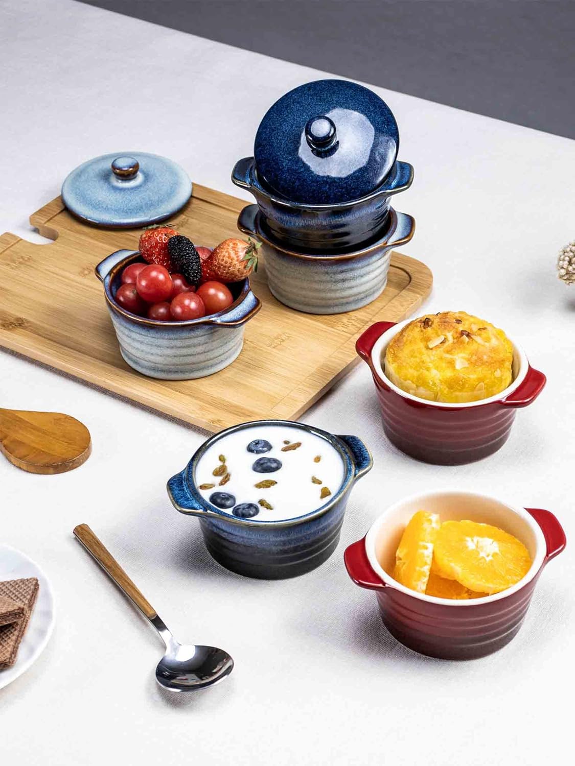 Henten Home Ramequines de cerámica de 8 onzas con tapa, mini cocotte de porcelana con asa, juego de 4, cazuelas de esmalte reactivo para hornear,