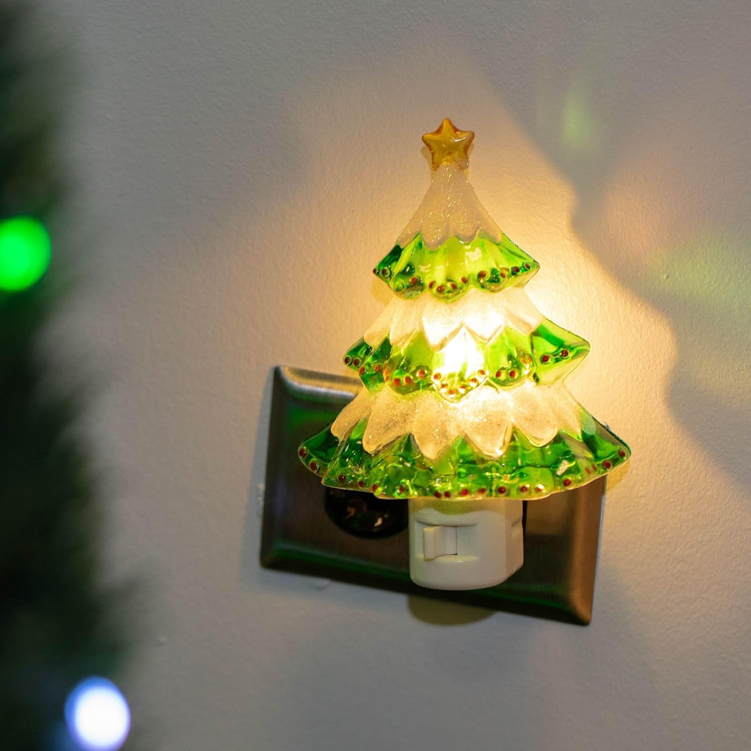 Novelty Lights Luz nocturna LED para decoración de árbol de Navidad con enchufe giratorio