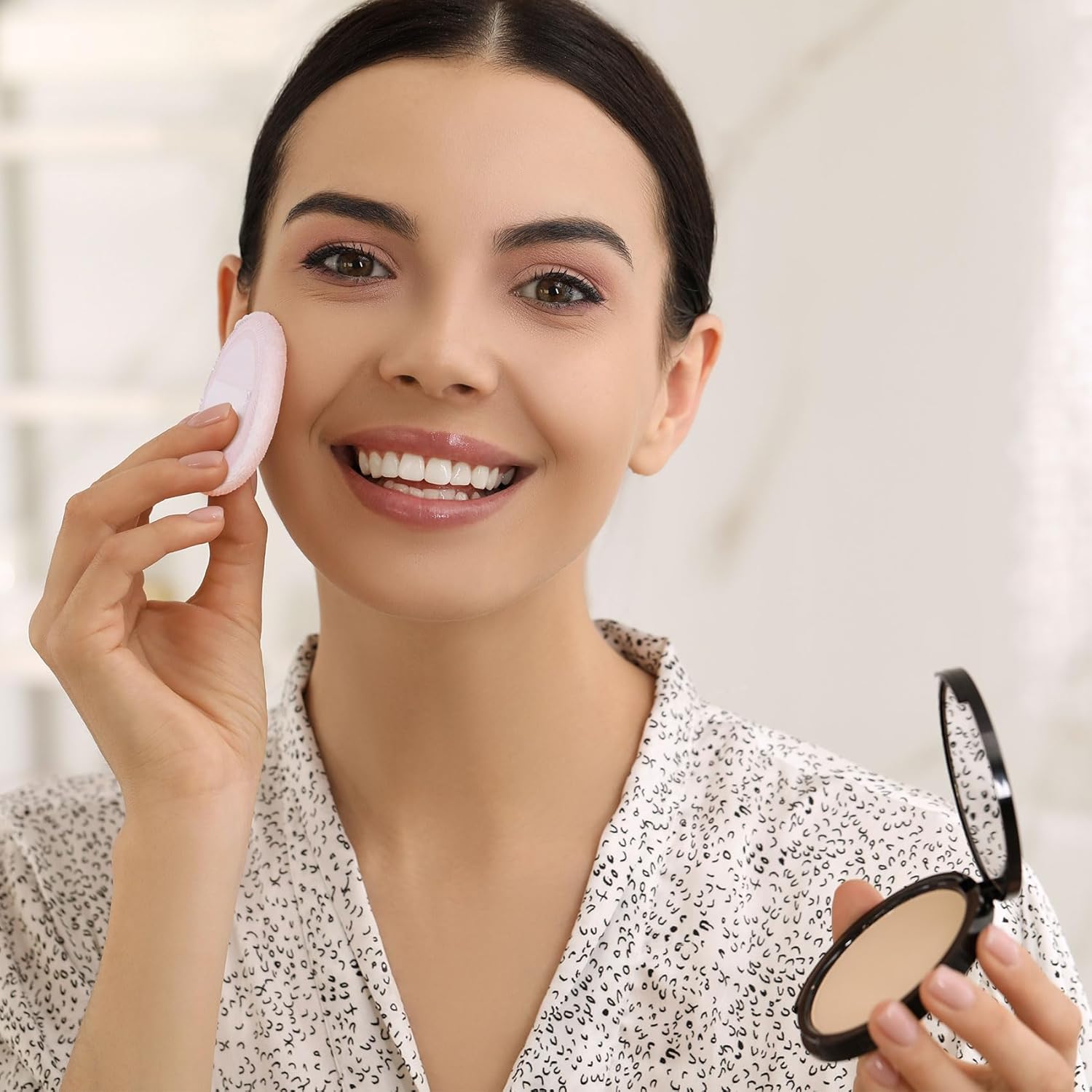 Paquete de 25 esponjas redondas de 2.36 pulgadas para aplicadores de maquillaje de base, algodón suave y agradable a la piel, esponja de terciopelo