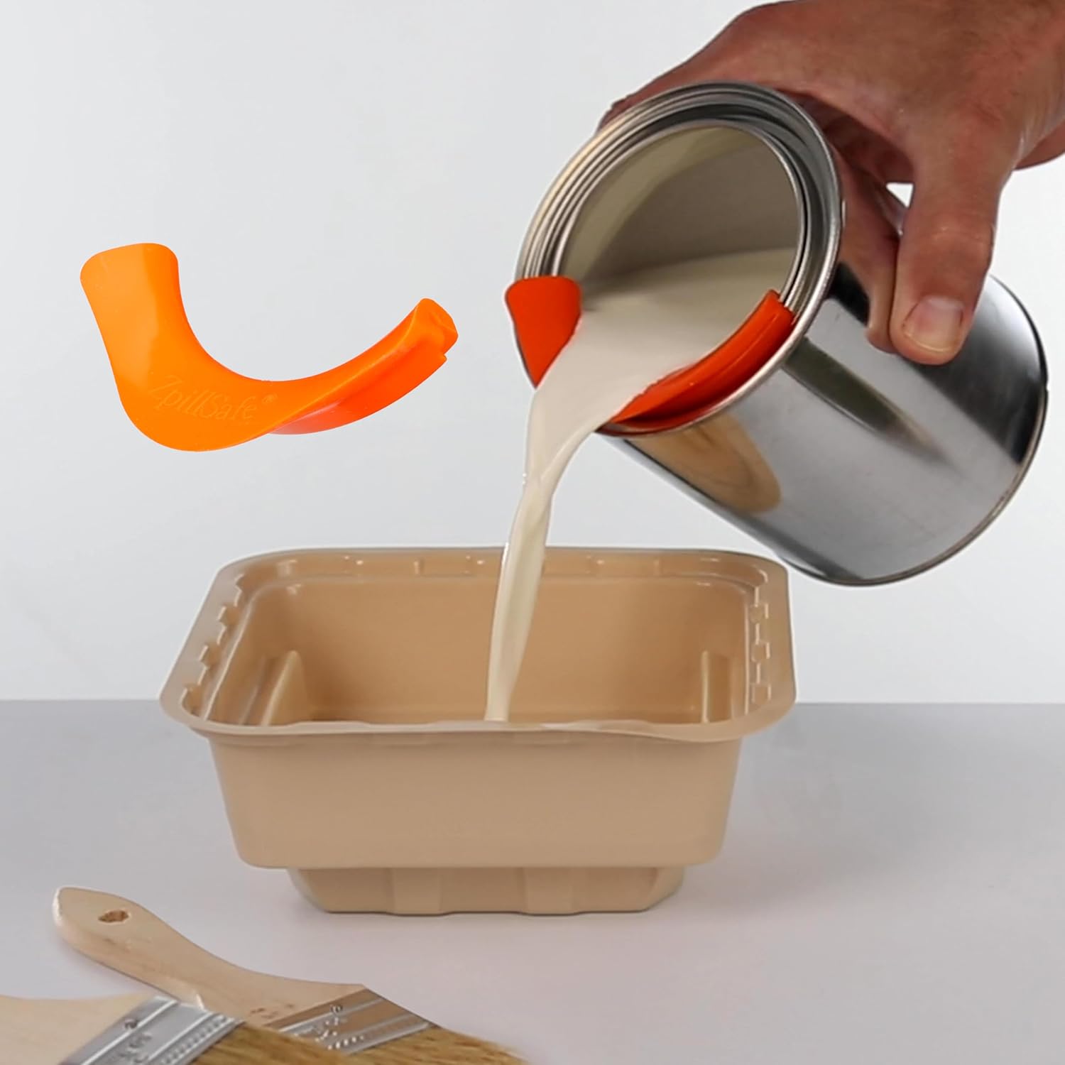 ZpillSafe Close Fit – Paquete de 2 embudos de pintura de cocina innovadores hechos de silicona para recipientes de líquidos de pared delgada de 2 a