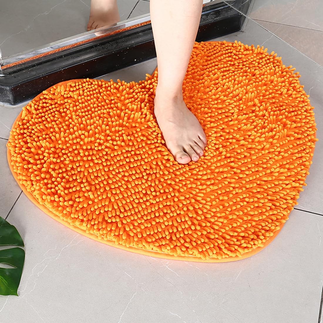 JAIJY Tapete de baño de felpilla en forma de corazón, suave, absorbente, de microfibra de felpa, antideslizante, lavable a máquina, tapete lanudo