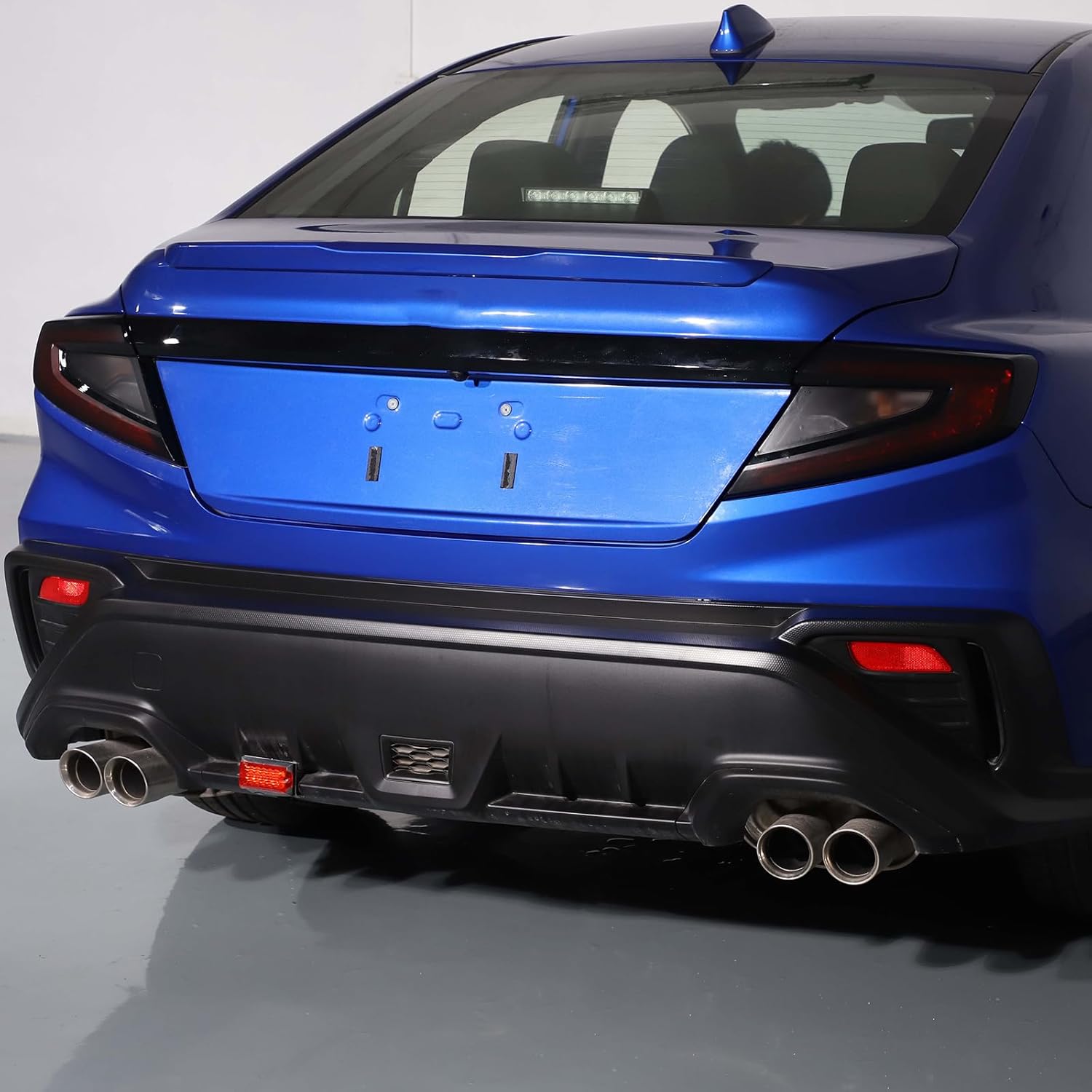 CHEAYAR Película de luz trasera precortada de tinte de humo compatible con Subaru WRX 2022 2023, calcomanía de película de tinte de luces traseras,
