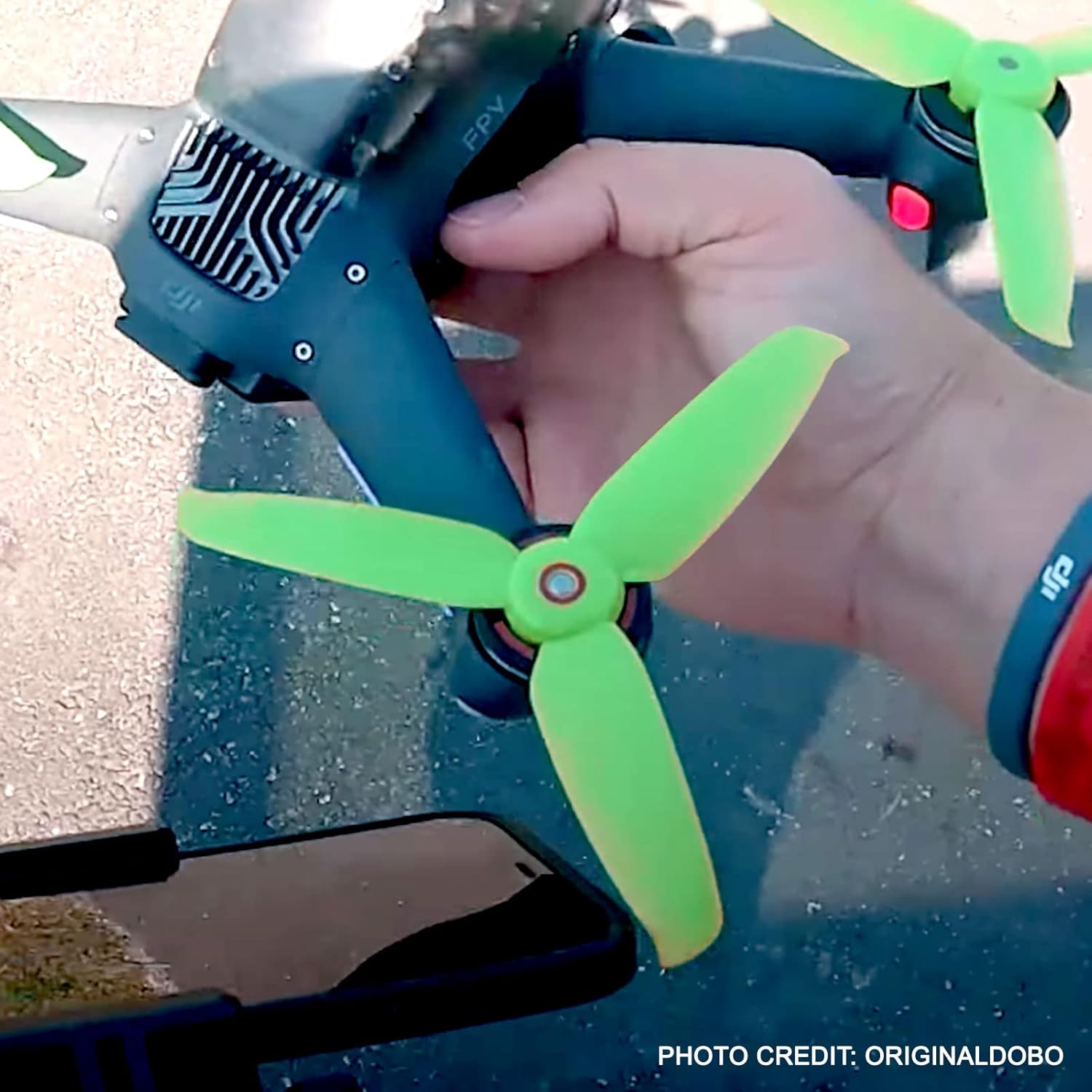 DJI FPV Drone 5328 – Hélices de 3 cuchillas, accesorios de repuesto de liberación rápida de bajo ruido (12 piezas, rojo 2CW 2CCW, verde 2CW 2CCW,