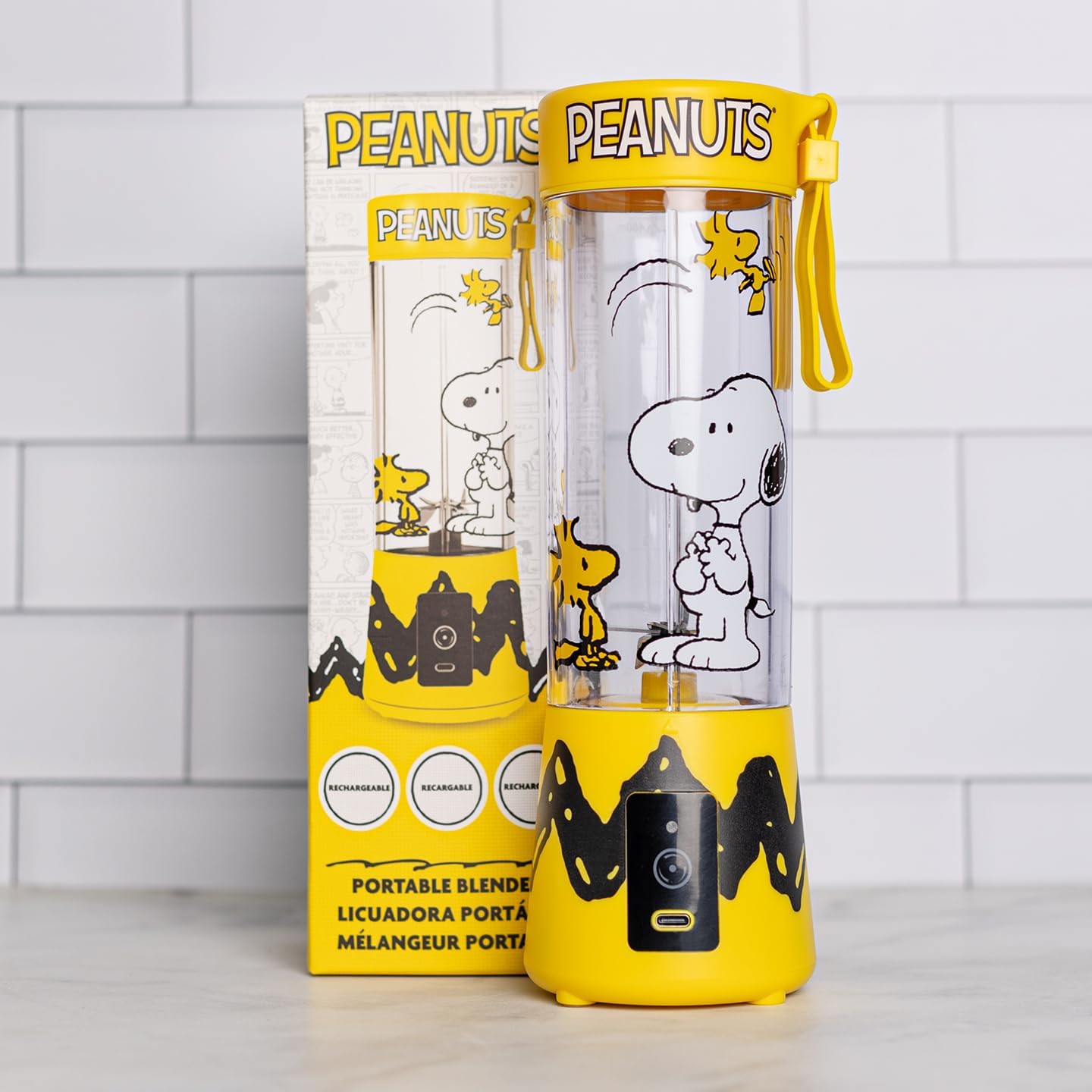 Uncanny Brands Peanuts Snoopy & Woodstock Licuadora portátil recargable por USB