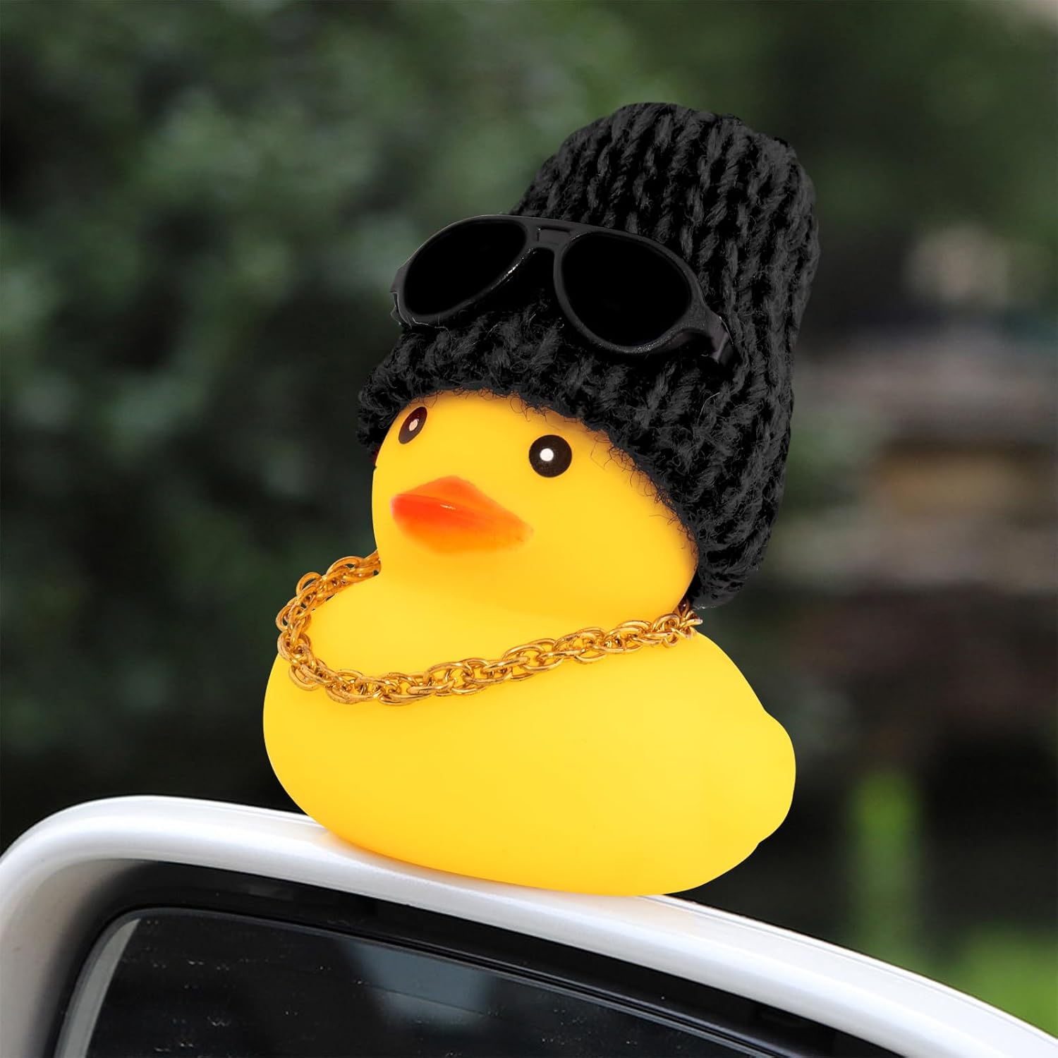 wonuu Pato de goma para automóvil, decoración de pato amarillo con sombrero de sol, collar, gafas de sol para decoración de tablero de automóvil,