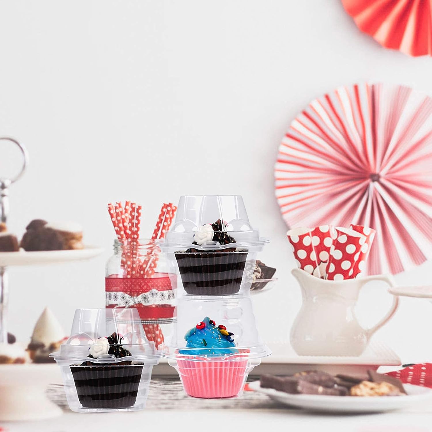 Paquete de 50 recipientes individuales para cupcakes y 100 bolsas de celofán autosellantes para regalar