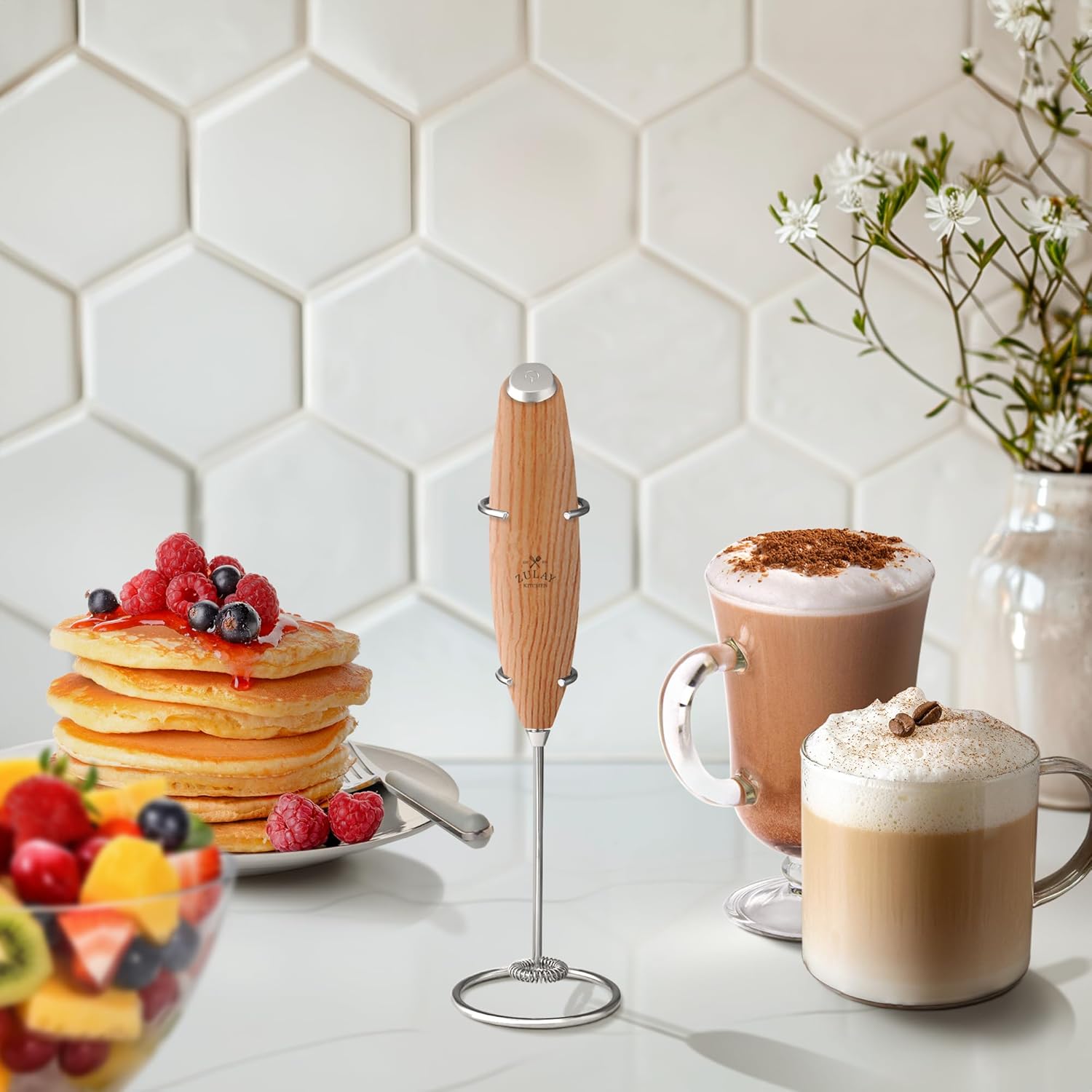 Zulay Milk Boss Espumador de leche potente manual, hace espuma para latte, batidor para mezclar bebidas, café, miniespumador para capuchino, frappé,