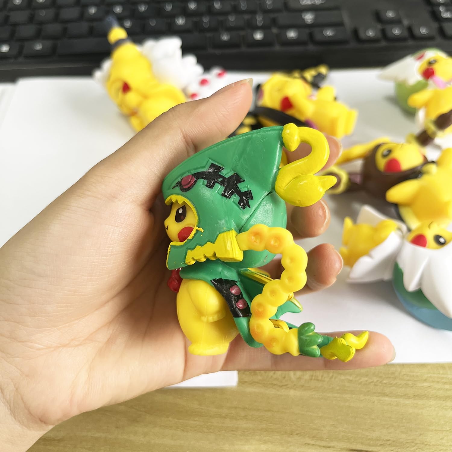 Figura de acción de anime 7 piezas de juguetes lindos regalos de cumpleaños (juego de orejas negras-pikaqiu)