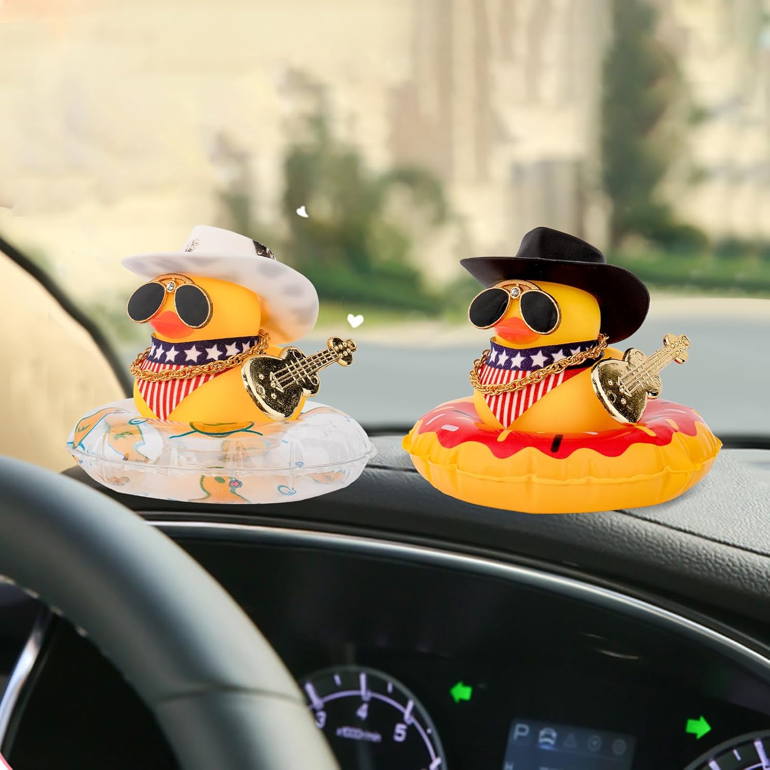 wonuu Adorno de pato para automóvil, accesorios de goma con lentes de sol, sombrero, collar, anillo de natación y mini instrumentos musicales,