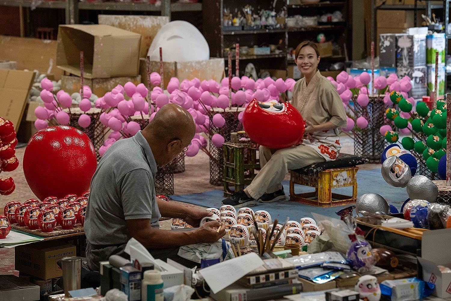 Muñeca Daruma fabricada en Japón, soporte y calidez (amarillo, pequeño, 3.5 pulgadas)