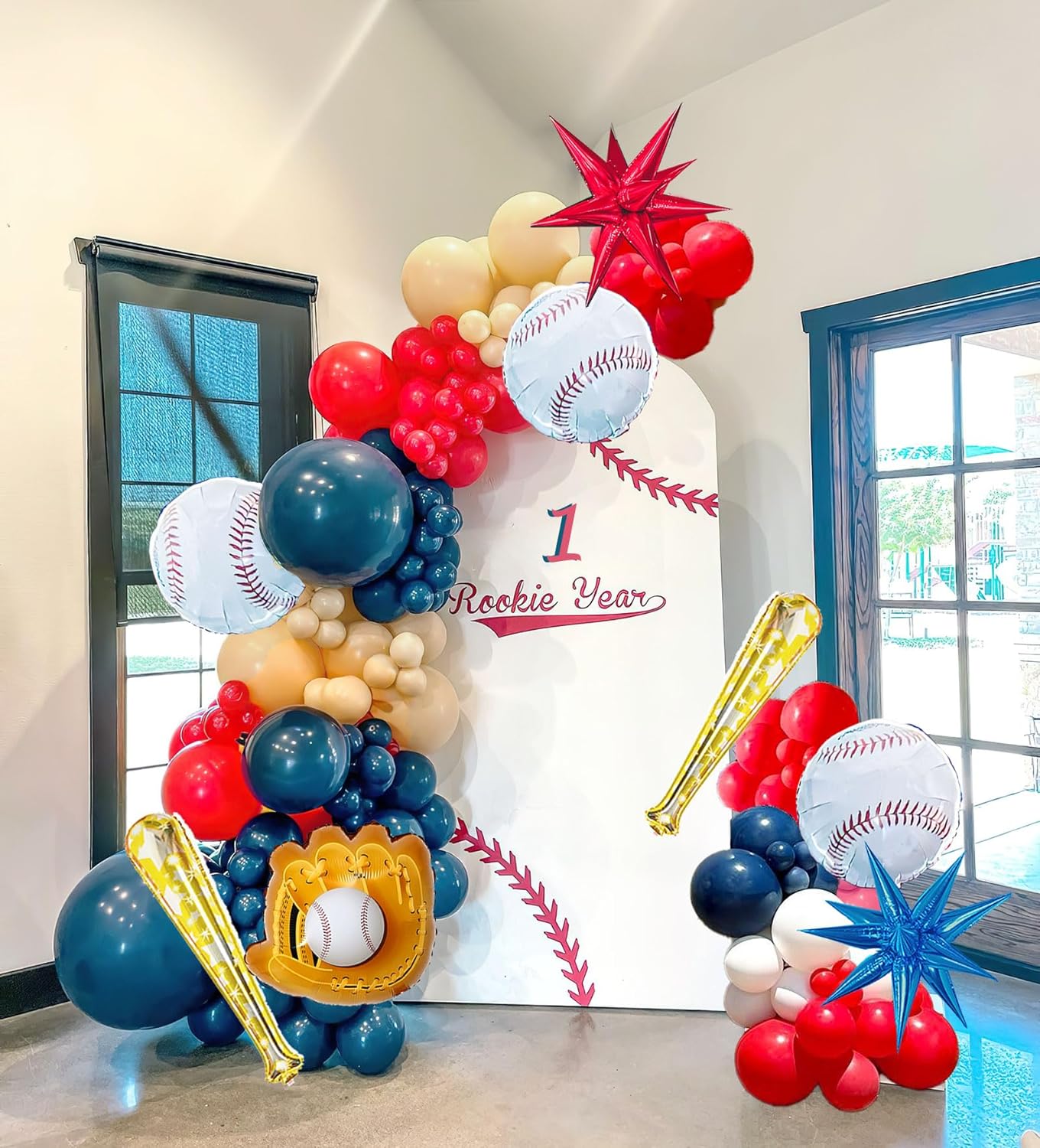 Kit de arco de guirnalda de globos con temática de béisbol, 126 unidades, azul marino, rojo, negro, blanco y almendra con globos de aluminio en