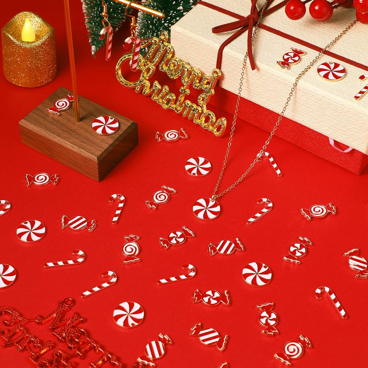 Kajaia 60 dijes de Navidad con colgante de bastón de caramelo para hacer joyas, dijes de esmalte de Navidad de aleación, dijes de vacaciones para