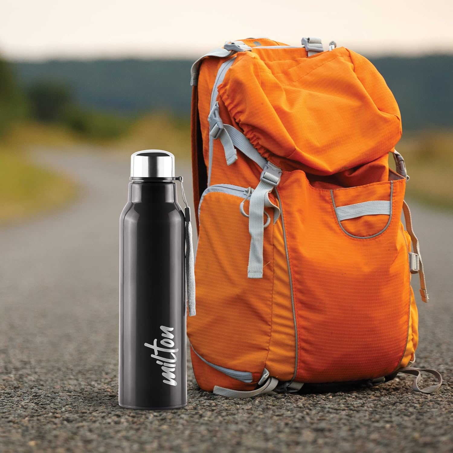 Milton Steel Fit 900 – Botella de agua interior aislada de acero inoxidable, 1 pieza, 22.1 fl oz, color negro, fácil agarre, a prueba de fugas,