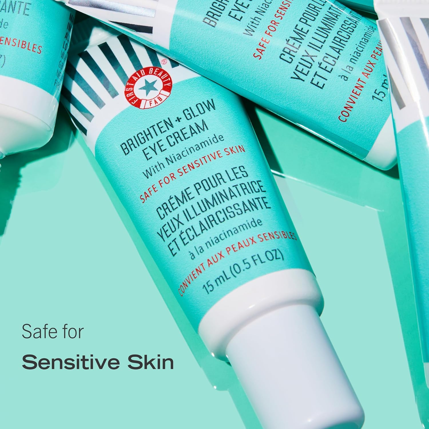 First Aid Beauty Brighten + Glow Niacinamide Eye Cream  Crema iluminadora iluminadora para ayudar a hidratar y reducir el aspecto de las ojeras  0.5