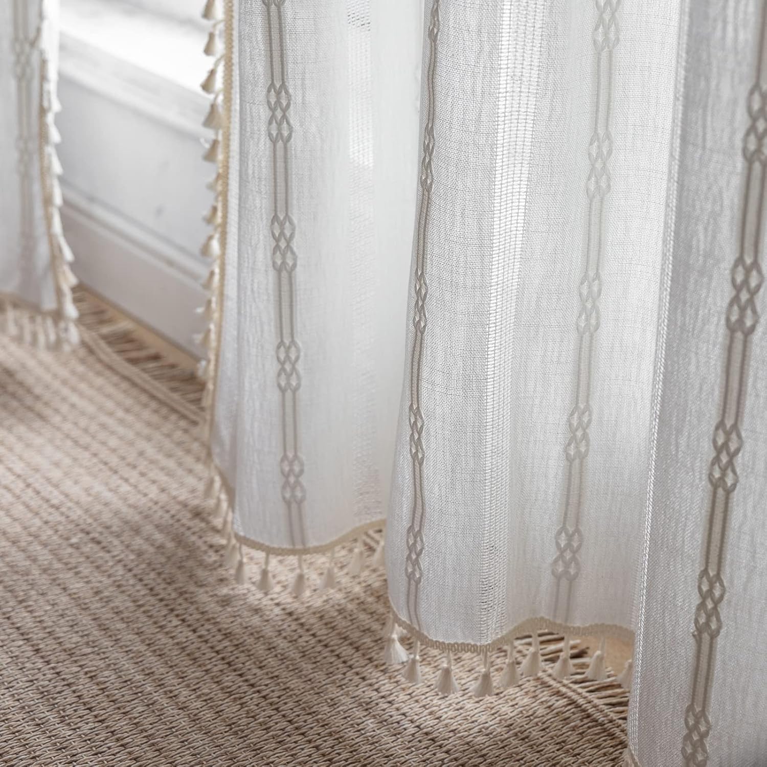 TOPSMCHER Cortinas bohemias de 84 pulgadas para sala de estar, 2 paneles bordados a rayas con borlas, cortinas de lino semiopacas para sala de