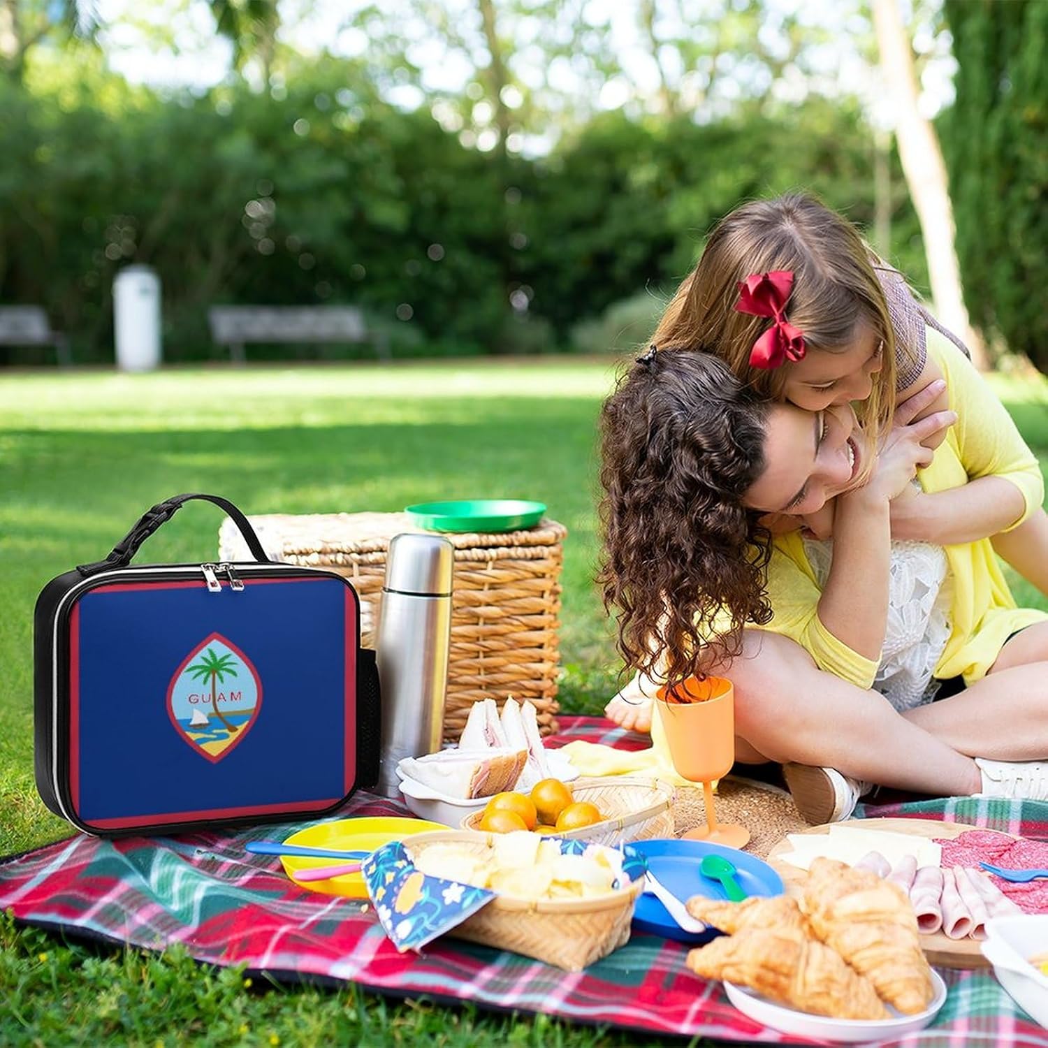 Bolsa de almuerzo aislada con la bandera de Guam, contenedor reutilizable para el trabajo, picnic y viajes