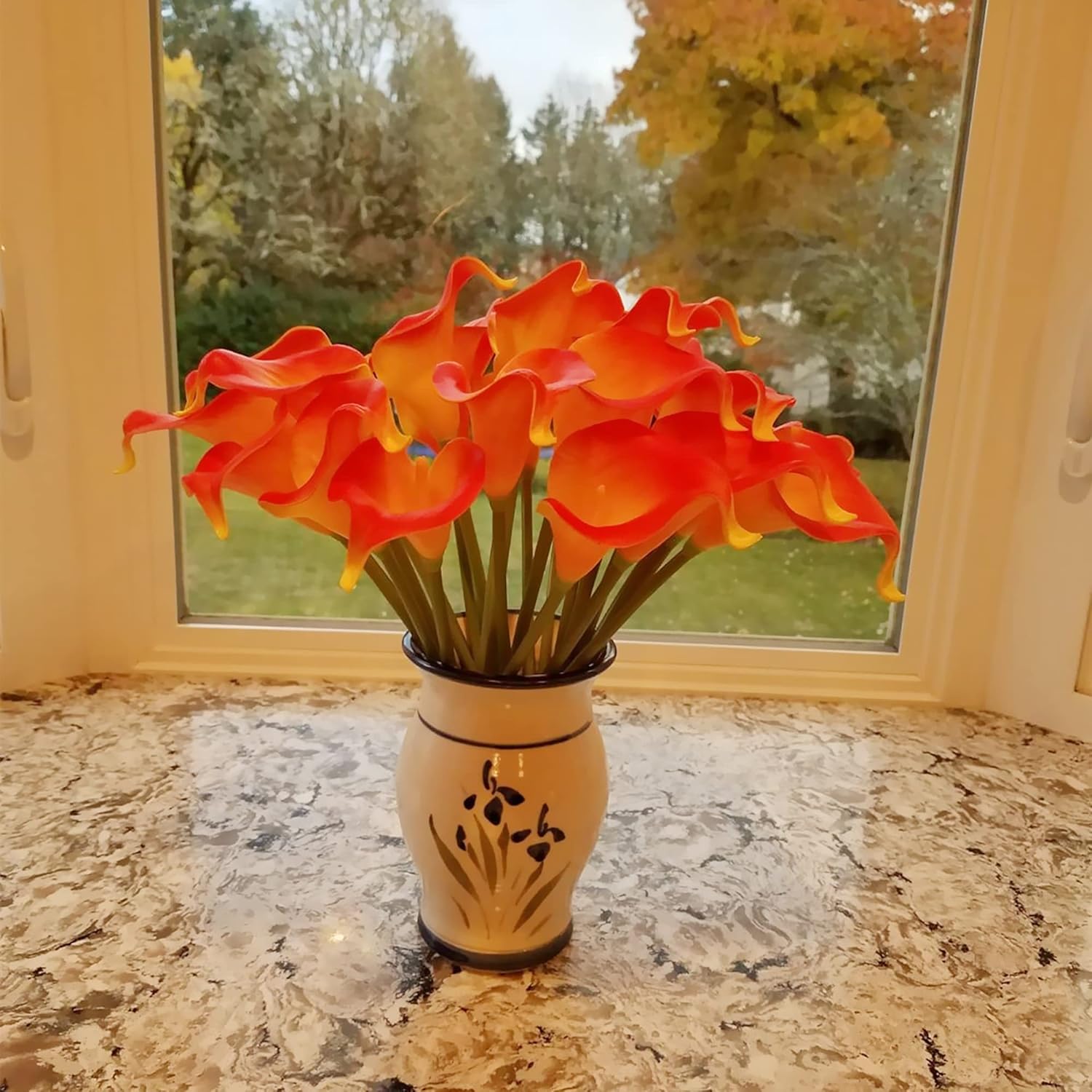 UKELER 20 flores artificiales a granel de color naranja y amarillo falsas para decoración del hogar, cocina, oficina, fiesta, boda, arreglo floral