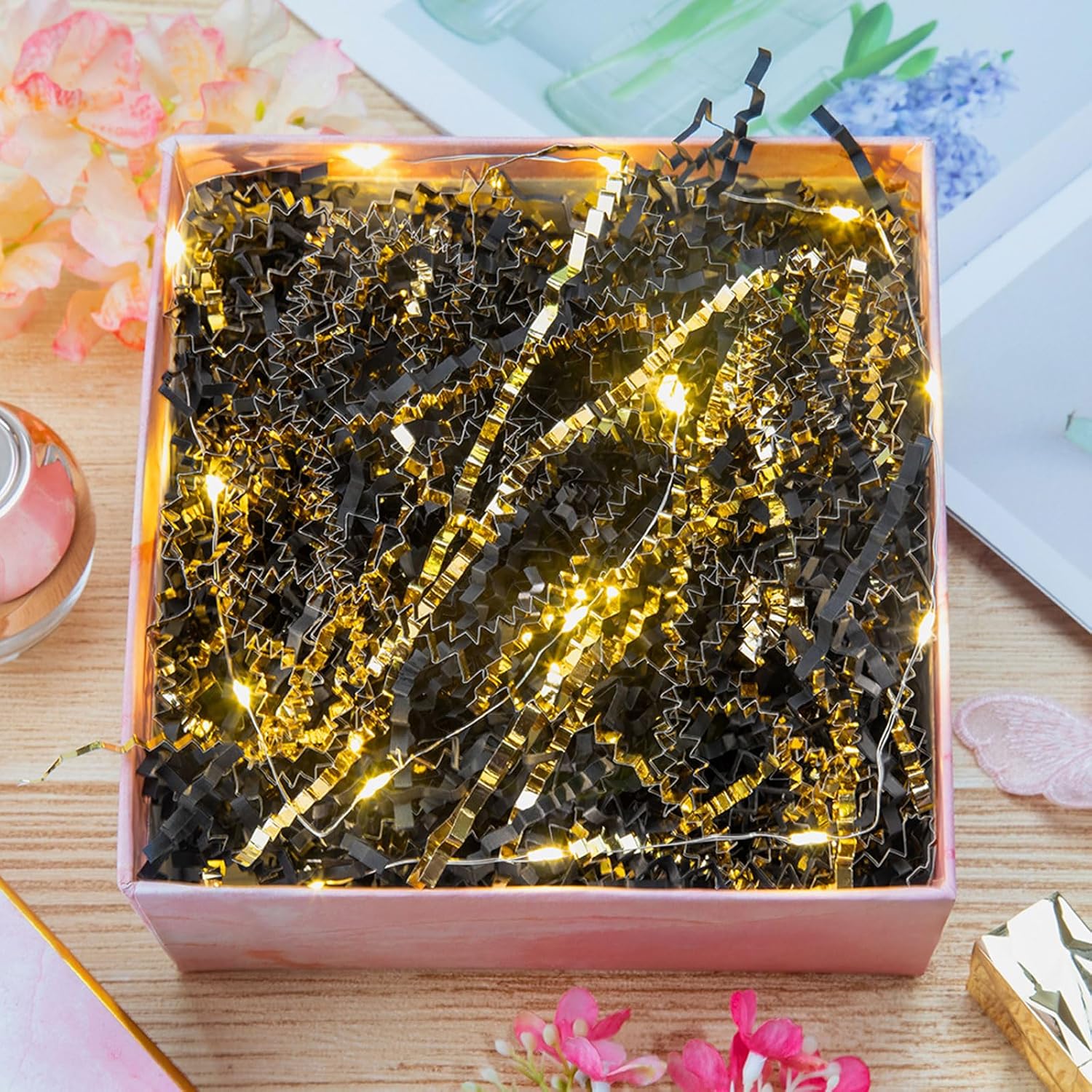 Caleihd Relleno de papel de corte arrugado de 5.3 onzas de papel metálico dorado y negro, cajas de regalo para envolver regalos y rellenar cestas
