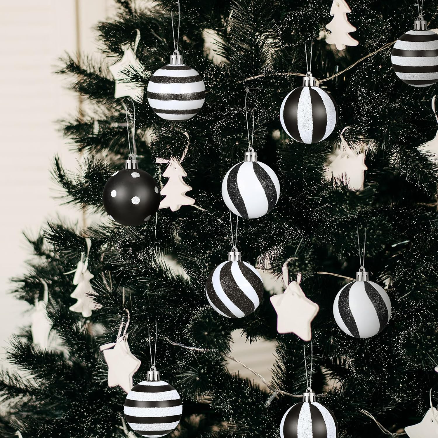 24 bolas de Navidad en blanco y negro de 2.36 pulgadas, diseño de rayas de punto, esferas de Navidad colgantes de plástico negro, adornos de Navidad