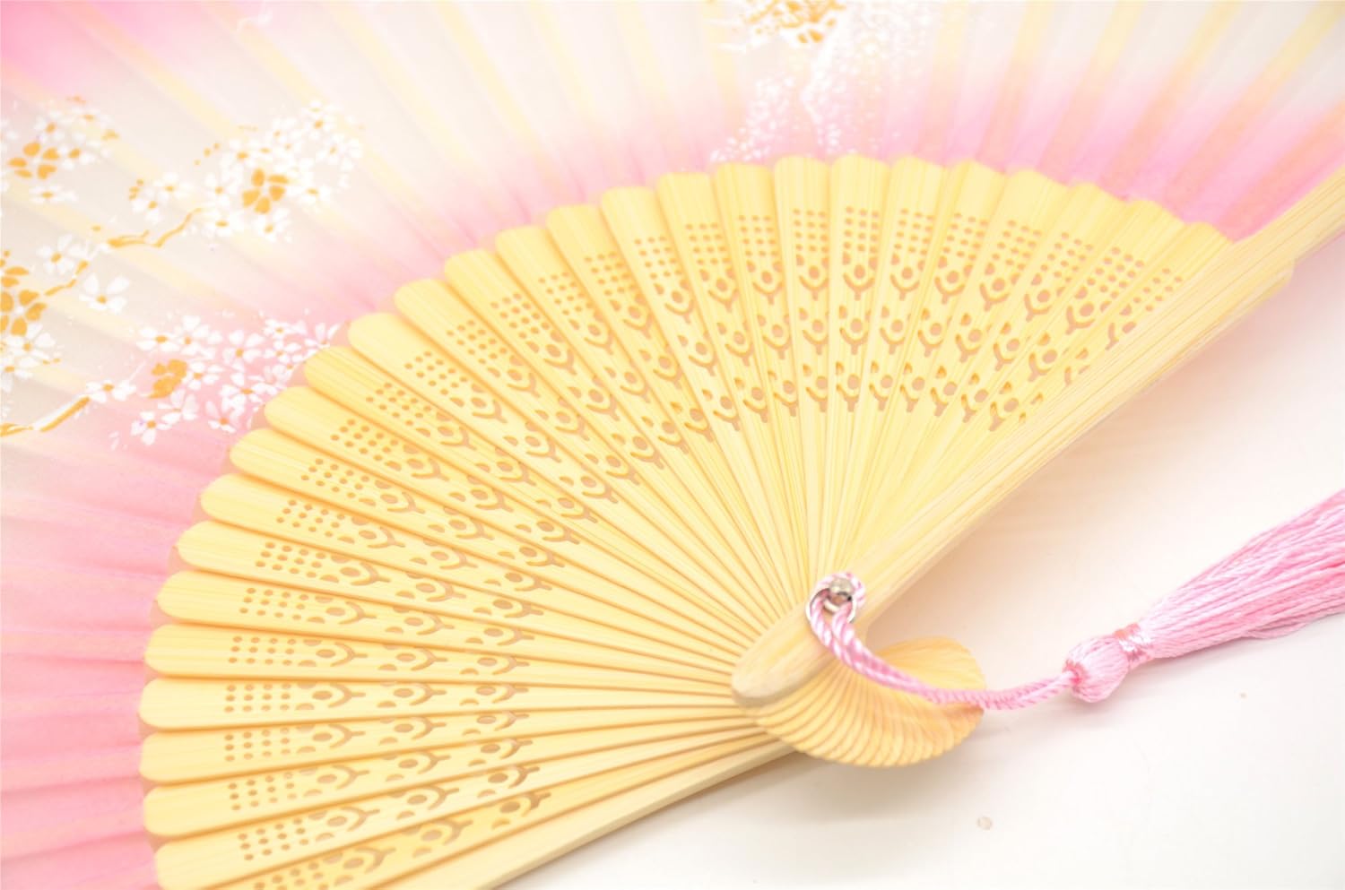 OMyTea Landscape abanico desplegable con motivo de paisaje 8,27 pulgadas con funda de tela para protección, estilo chinojaponés clásico. Ideal para