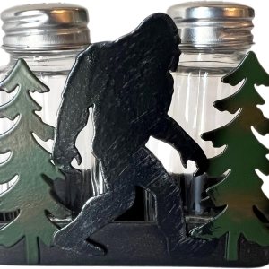 Bigfoot Sasquatch Yeti – Juego de salero y pimentero, silueta de metal, escena silvestre con cocteleras de vidrio, decoración artística de montaña Bigfoot Sasquatch Yeti – Juego de salero y pimentero, silueta de metal, escena silvestre con cocteleras de vidrio, decoración artística de montaña