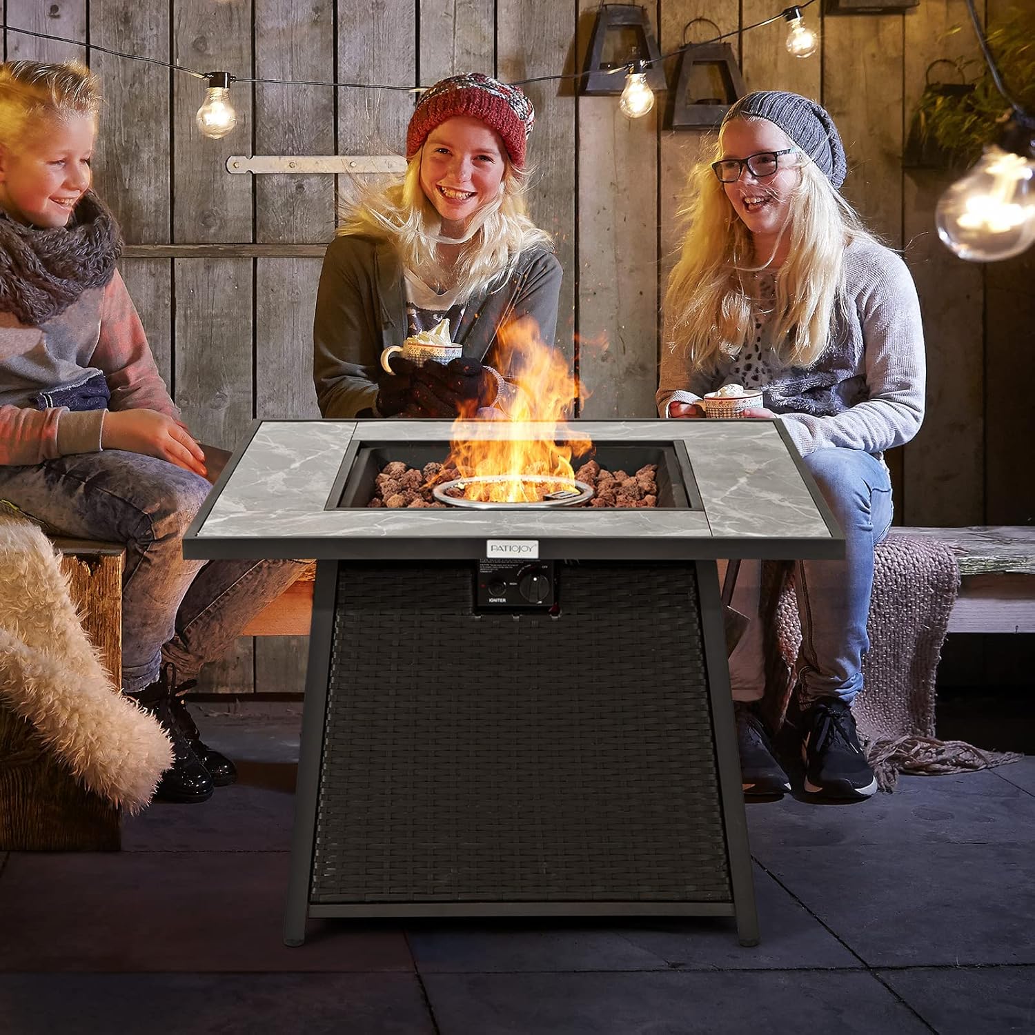 Tangkula Patiojoy – Mesa para fogata de gas propano de ratán de 35 pulgadas, 50,000 BTU para exteriores, con tapa, rocas de lava y cubierta de PVC,