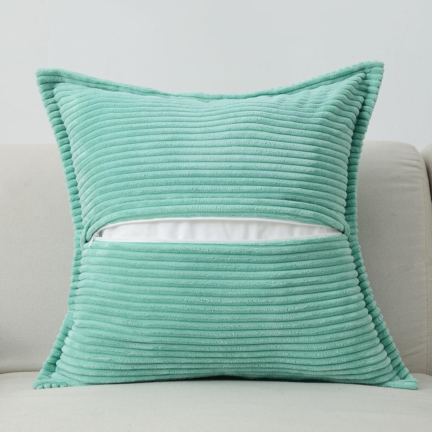 Juego de 2 fundas de almohada decorativas color turquesa de 24 x 24 pulgadas, fundas de cojín de pana suave y sólida, fundas de almohada cuadradas