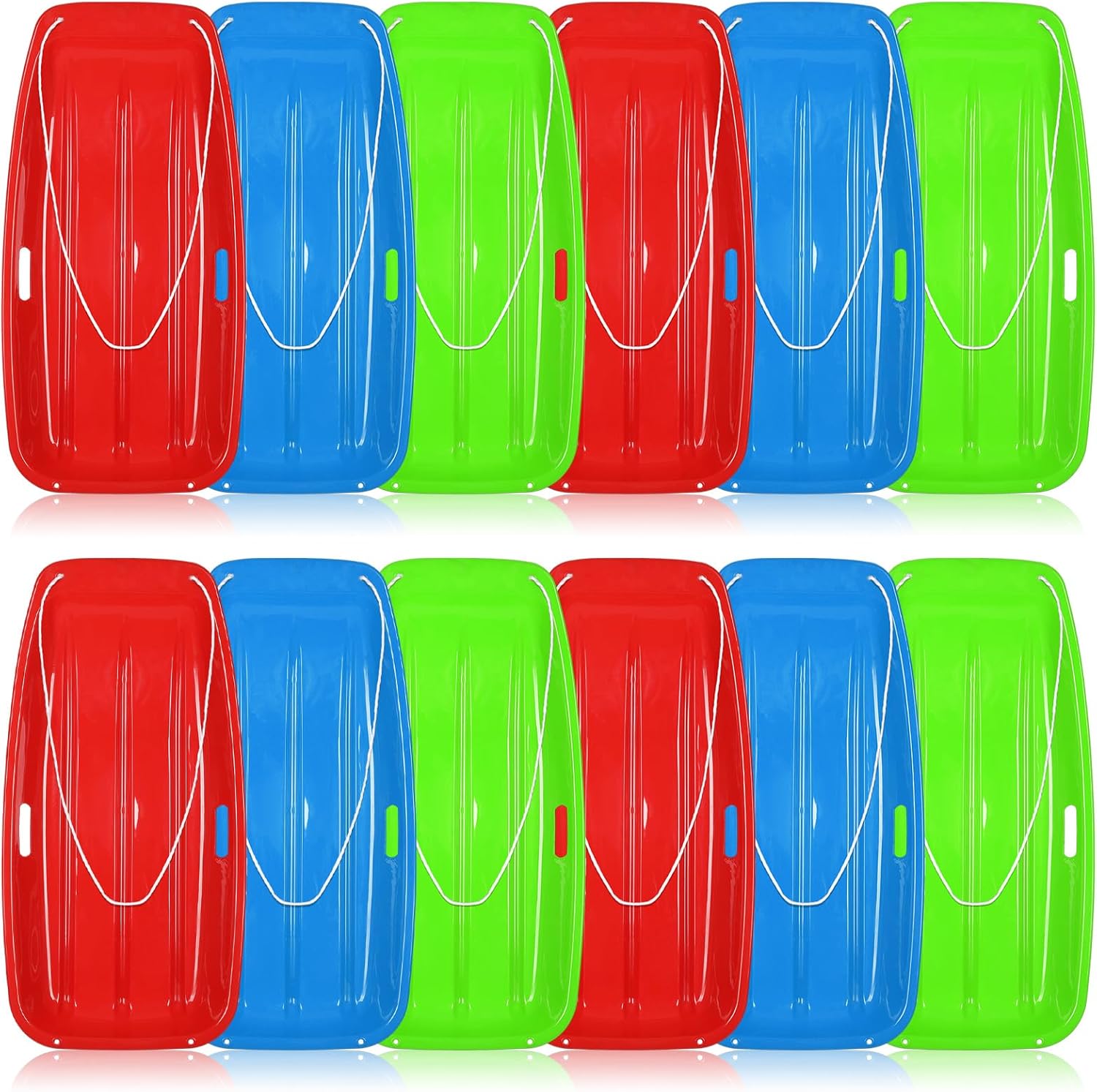 Paquete de 12 trineos de nieve duraderos de 35 pulgadas, trineos de arena de plástico con asas integradas y cuerda de tracción para niños, niñas y
