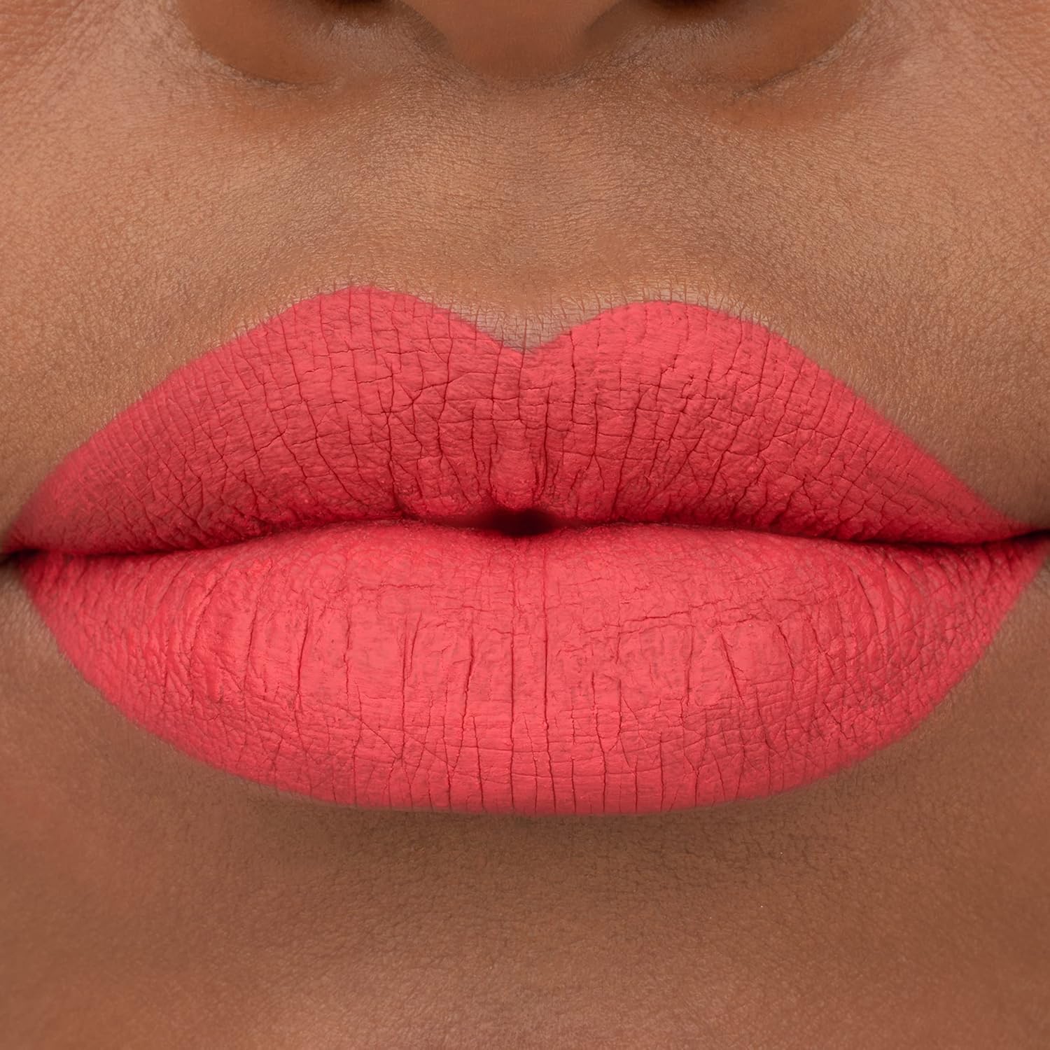 essence – Lápiz labial líquido mate 8h, altamente pigmentado con acabado mate a prueba de manchas, vegano y libre de crueldad (rojo ardiente)