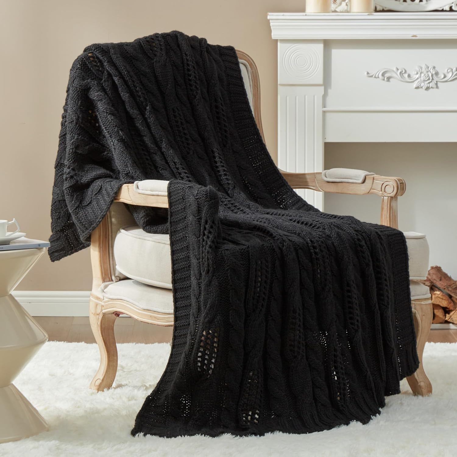Amélie Home Manta negra para sofá, manta de punto trenzado hueco, suave, acogedora, ligera y transpirable, decorativa de primavera para sofá,