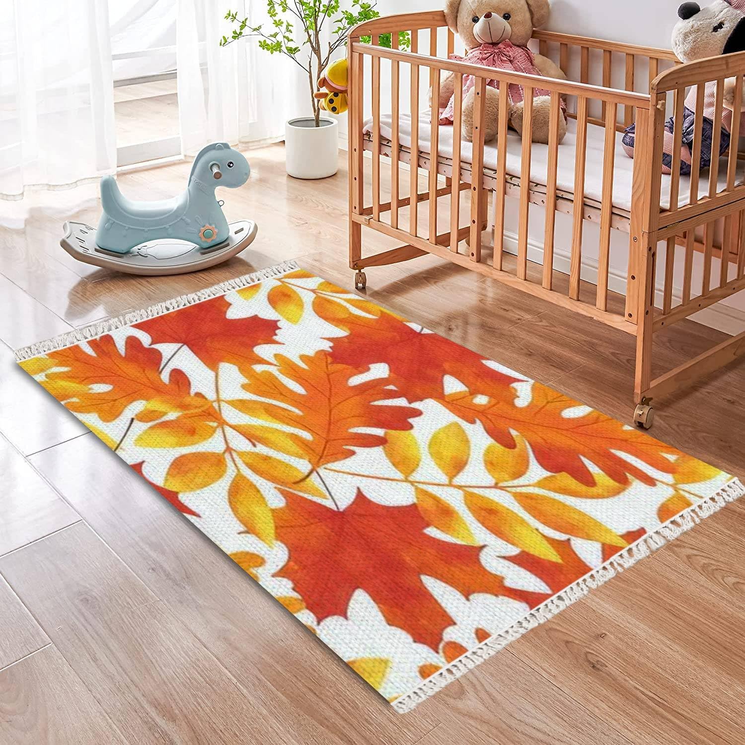 Alfombra bohemia dibujada sin costuras para otoño, hojas de otoño, bayas, bayas y arce, roble bellota, con flecos, decoración de habitación de niños
