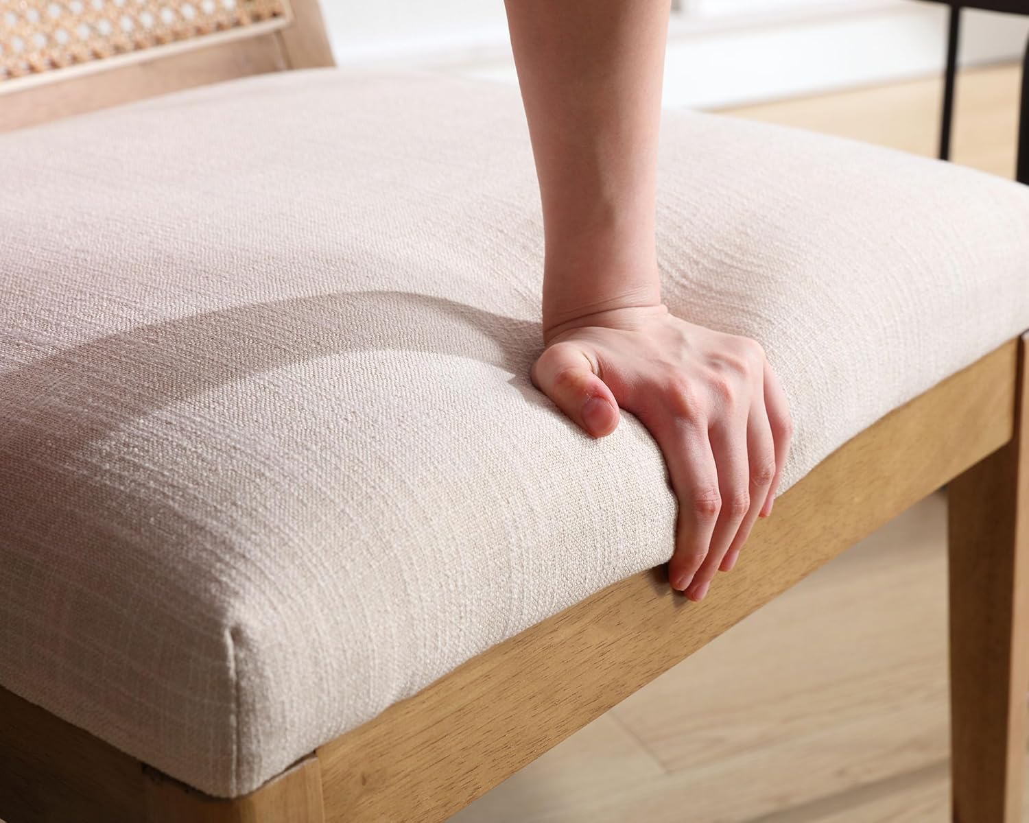 VESCASA Silla decorativa tapizada con respaldo cuadrado de ratán, silla sin brazos con asiento acolchado para sala de estar, lino beige con patas de