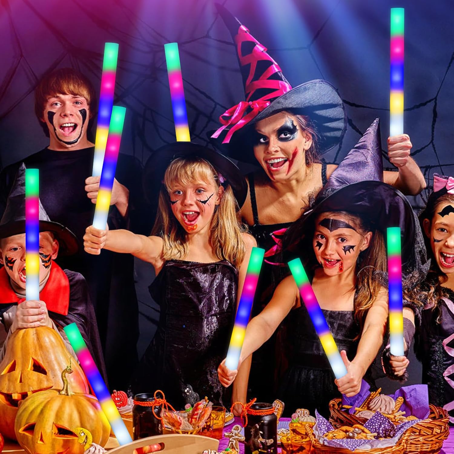 Varitas luminosas a granel, 28 varillas de espuma con 5 colores intermitentes, varitas de bastón iluminadas para niños, suministros de fiesta para