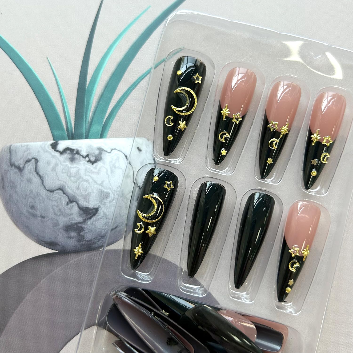 Uñas postizas a presión estilo stiletto, uñas postizas de Halloween, uñas negras de bruja con diseños de estrellas y luna, uñas acrílicas brillantes