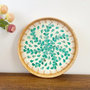 cosybeau Bandeja redonda de ratán de 11.81 pulgadas con incrustaciones de madreperla, bandeja decorativa de Navidad para mesa de café, cesta tejida cosybeau Bandeja redonda de ratán de 11.81 pulgadas con incrustaciones de madreperla, bandeja decorativa de Navidad para mesa de café, cesta tejida