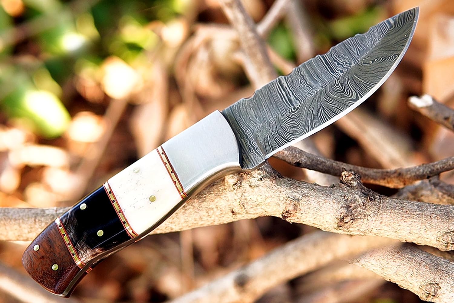 Nuevo hecho a mano 8 pulgadas hoja fija Damasco Bushcraft Skinner para caza al aire libre supervivencia cuchillo con funda de cuero