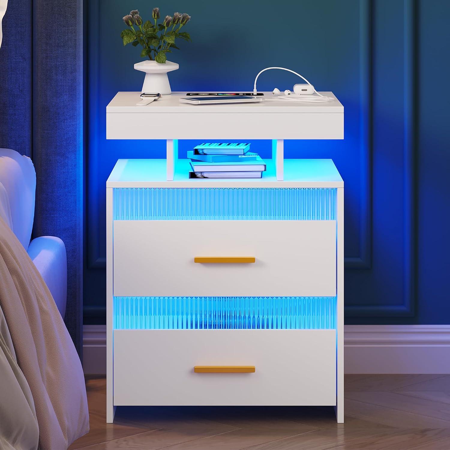 WOOVIVS Juego de 2 mesitas de noche LED con estación de carga inalámbrica y puertos USBC, soporte de noche LED de 24 colores con sensor de