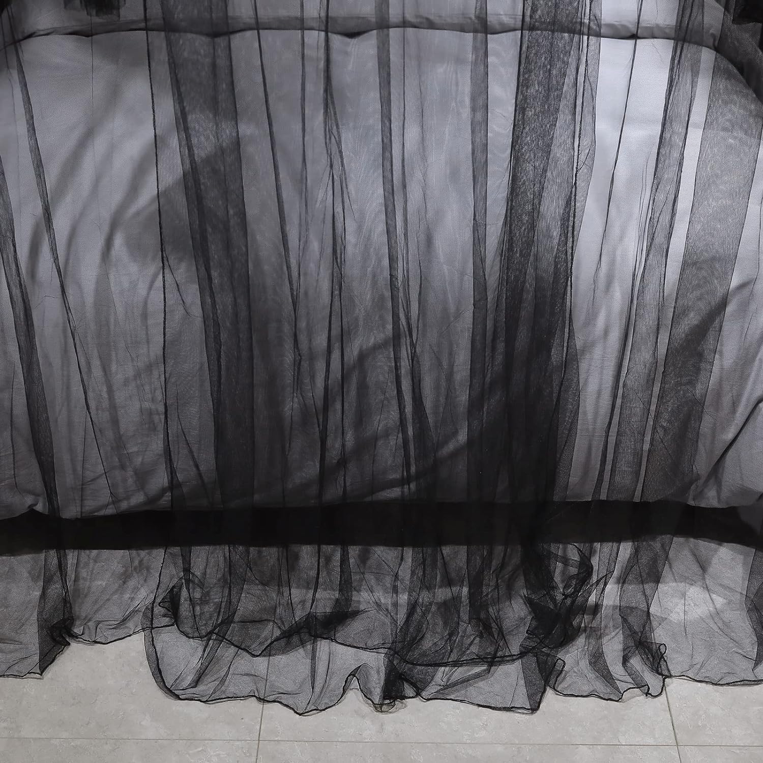 Joyreap – Dosel de cama de 4 esquinas negro, lujosa, diseño de red acogedora y lujosa real, elegantes accesorios de decoración de dormitorio para