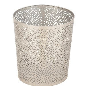 Deco 79 CosmoLiving by Cosmopolitan – Cubo de basura pequeño de metal con diseño floral tallado con láser, 9 x 9 x 10 pulgadas, color plateado Deco 79 CosmoLiving by Cosmopolitan – Cubo de basura pequeño de metal con diseño floral tallado con láser, 9 x 9 x 10 pulgadas, color plateado