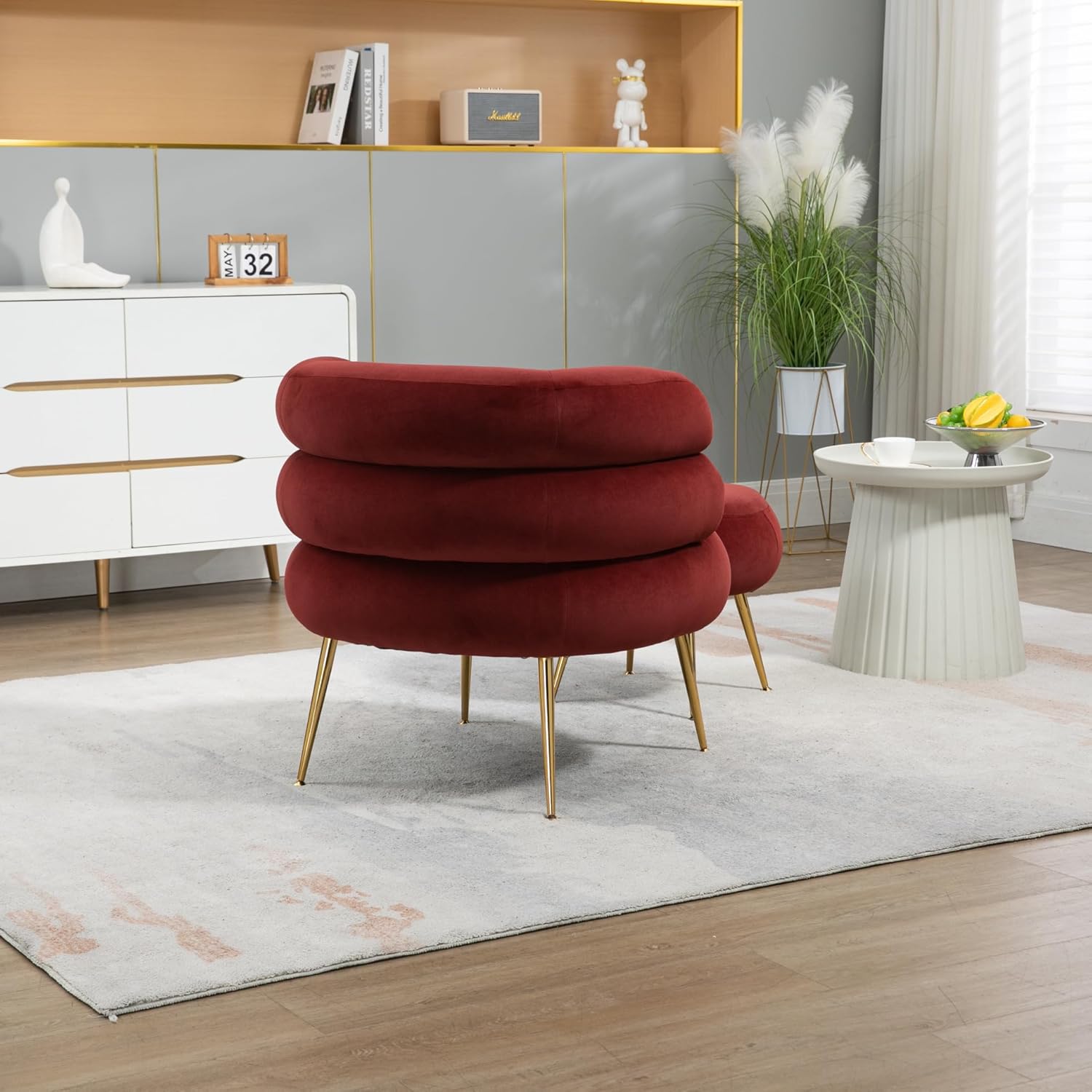 Silla decorativa de terciopelo con otomana, cómoda silla tapizada con patas de metal dorado, moderno sillón copetudo con reposapiés, para sala de