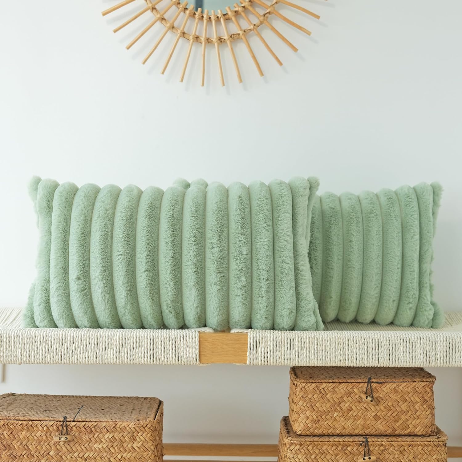 JOJUSIS Paquete de 2 fundas de almohada decorativas de felpa de pelo sintético para sofá, fundas de almohada suaves (verde salvia, 12 x 20 pulgadas)