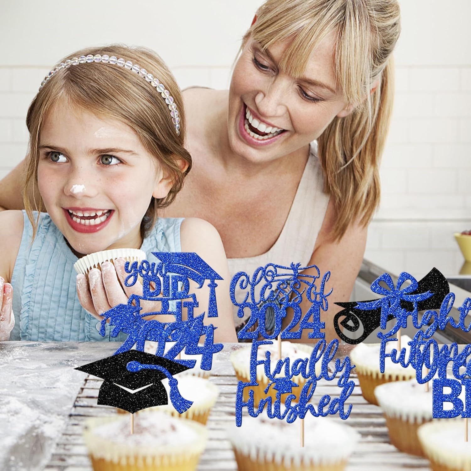 Paquete de 40 adornos para cupcakes de graduación Class of 2023 con purpurina So Proud of You Diploma Graduation Cap Cupcake Picks Bright Future