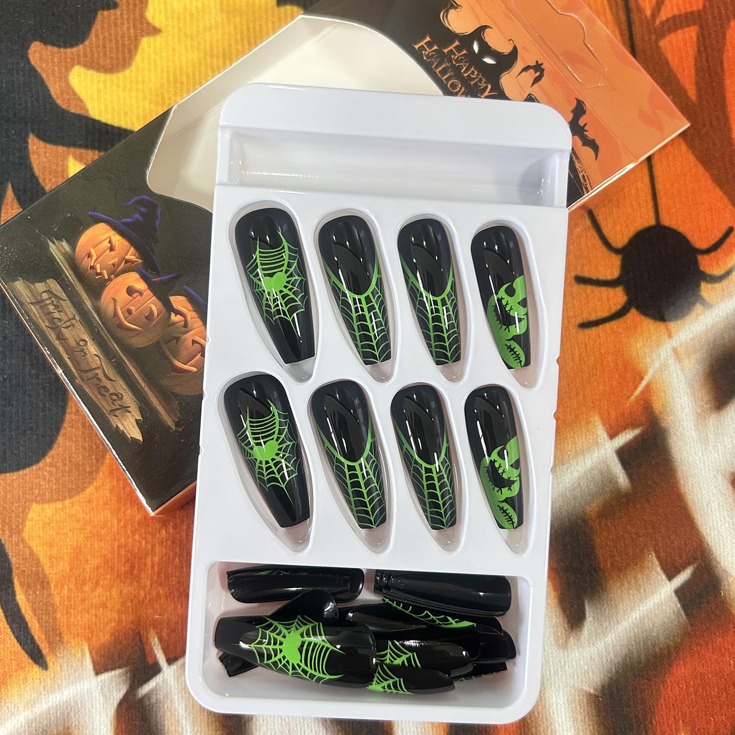Uñas a presión de Halloween, medianas con diseño de telaraña de monstruo verde, uñas acrílicas artificiales de cobertura completa, uñas de ataúd