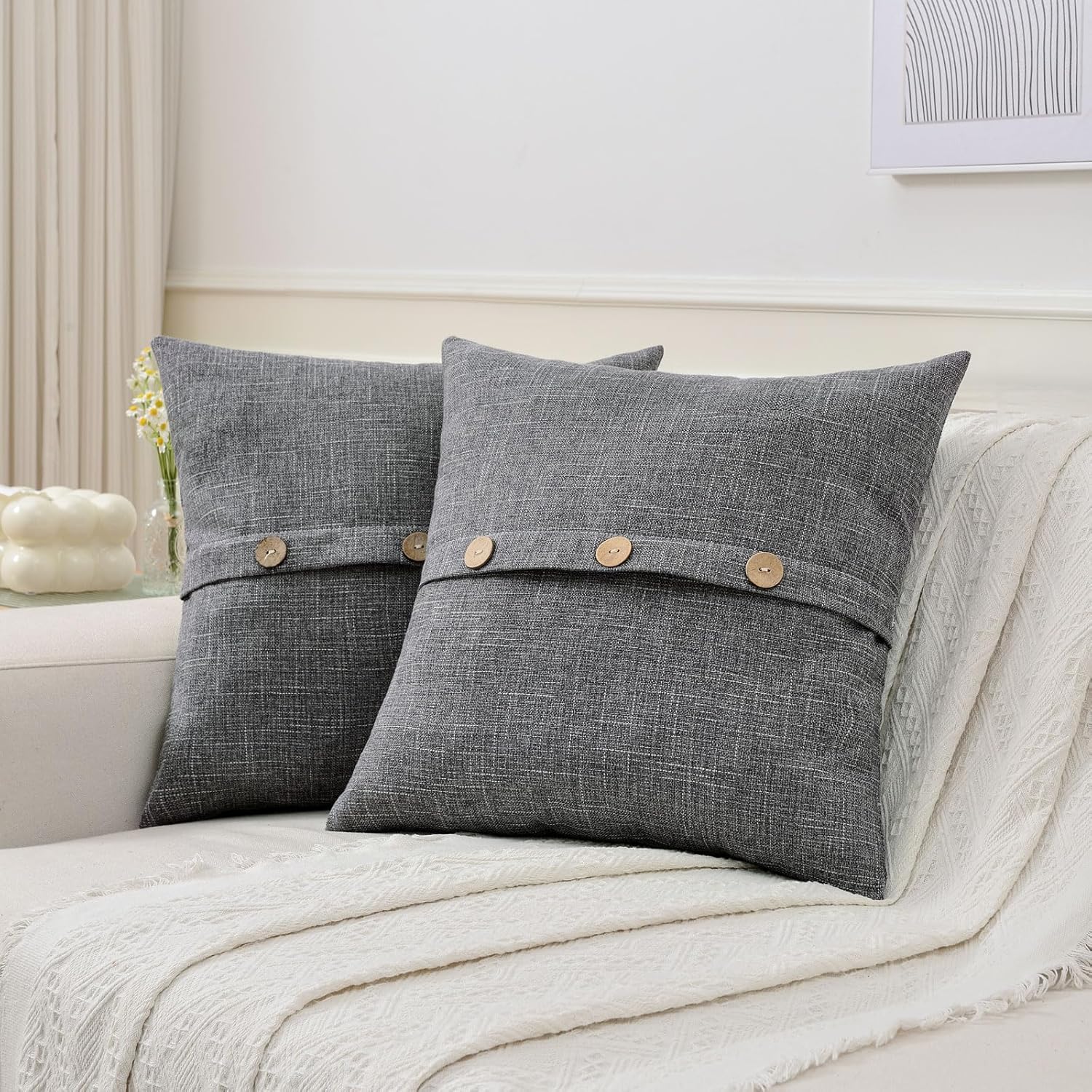 Ikuoic Juego de 2 fundas de almohada decorativas de lino gris oscuro de 24 x 24 pulgadas, funda de cojín cuadrada europea con 3 botones
