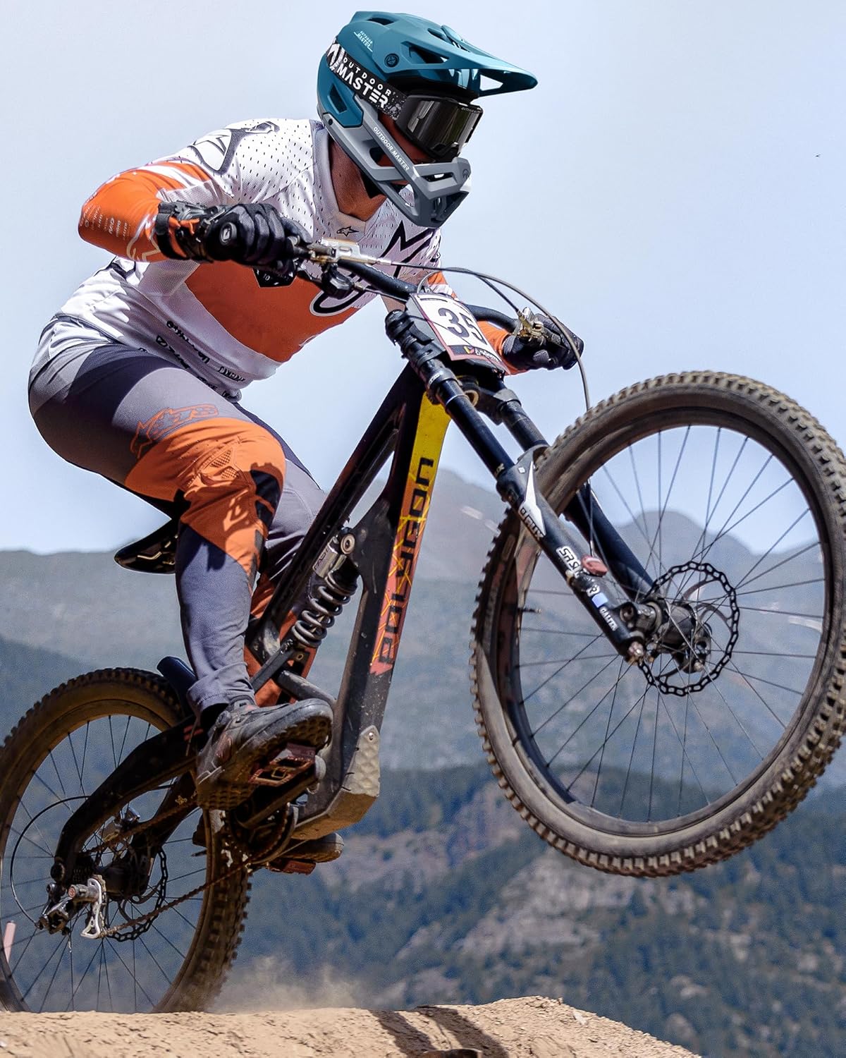 OutdoorMaster Casco de bicicleta de montaña de cara completa para hombres y mujeres, dos almohadillas extraíbles para bicicleta de montaña, casco de