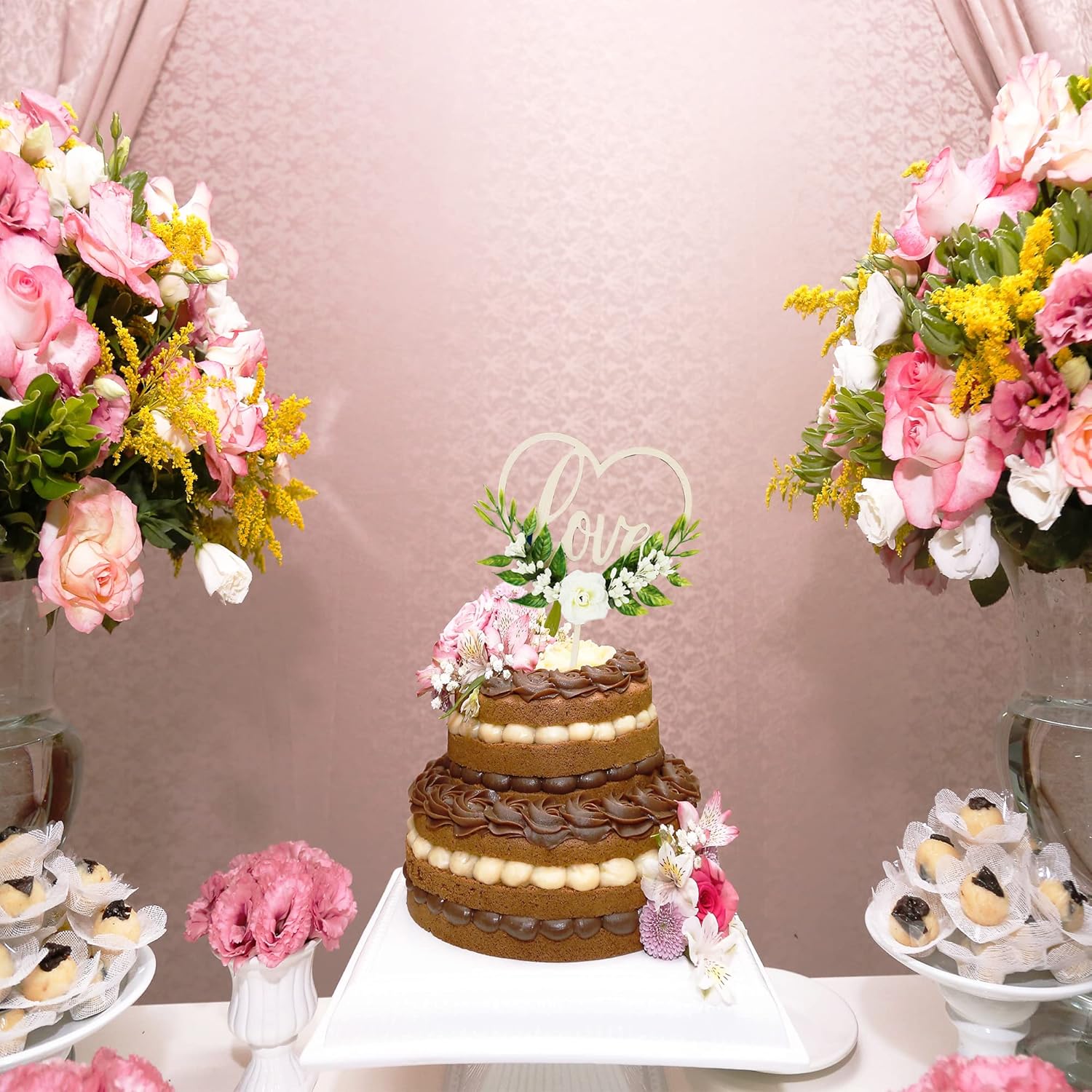 Decoración de pastel LOVE para boda, corona de madera en forma de corazón con flores y hojas verdes para decoración de compromiso, aniversario,