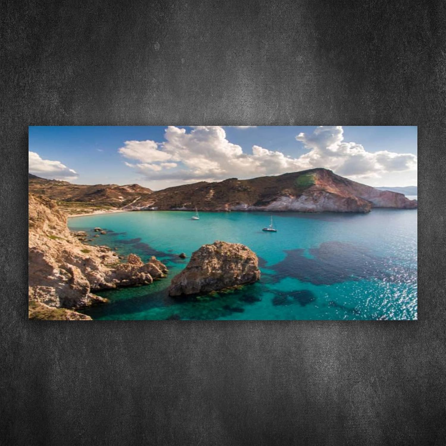 Lienzo decorativo para pared, diseño de veleros anclado en la bahía de Milos Island. Póster impreso sobre lienzo enmarcado con Giclée listo para